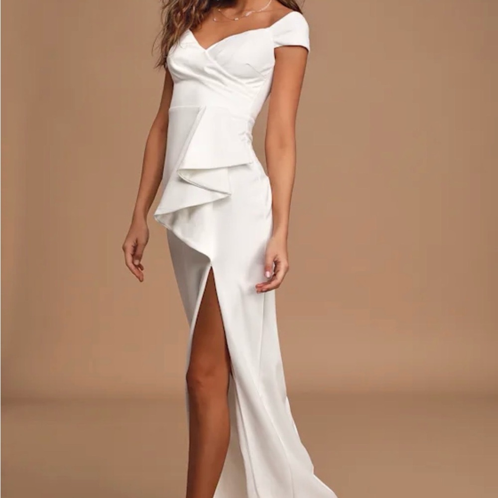 Lulu’s Mi Amor Ivory Off-the-Shoulder Maxi Dress